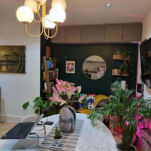  Homestay Bright Spacious In The Park