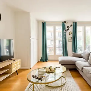 https://6p-3br-rivoli-le-marais-exceptional-location.fr-paris.fr
