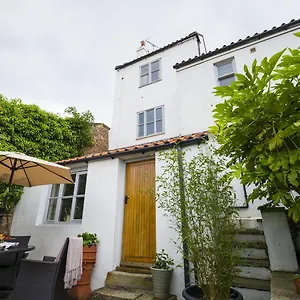 https://sunshine-cottage-whitby-yo22-4ab.yorkshirehotels.net